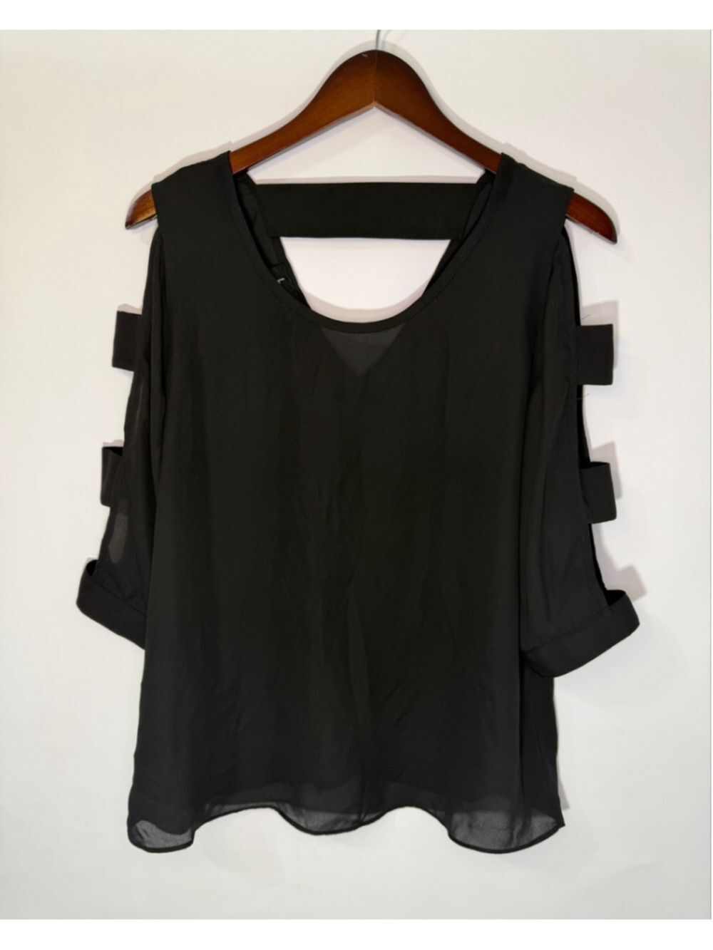 By & By Black Cold Shoulder Blouse Size L Women’s
